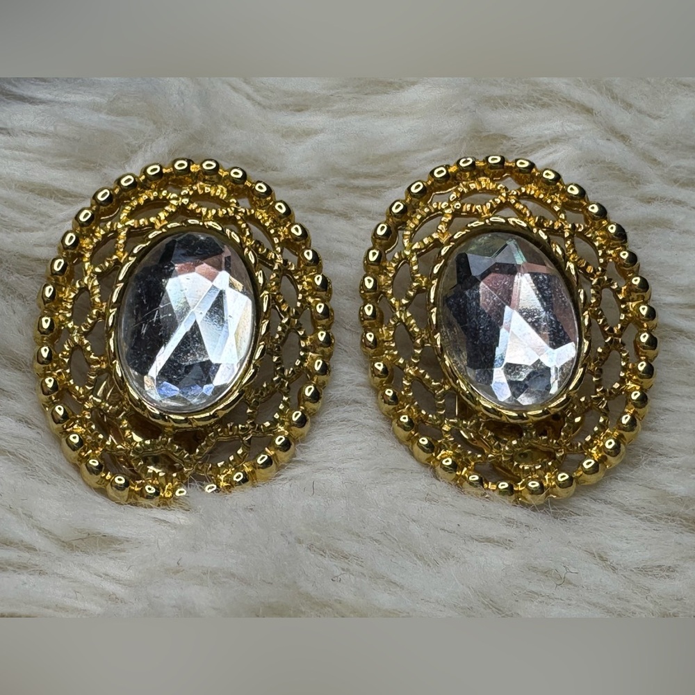 Sarah Coventry Vintage Gold Tone & Rhinestone Oval Glam Luxe Clip Earrings